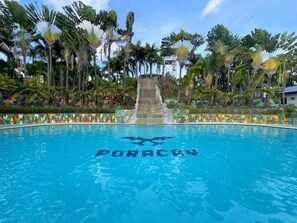 Outdoor pool - Poracay Resort (Porac)