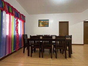 ห้องพักรวม | บริการอาหารในห้องพัก