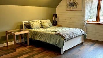 1 dormitorio, escritorio, tabla de planchar con plancha y wifi