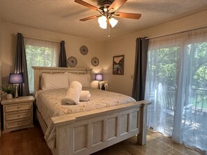 3 室のベッドルーム、アイロン / アイロン台、インターネット、ベッドシーツ