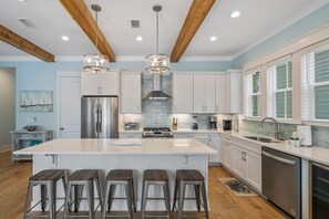 Refrigerador, horno, parrilla de estufa y lavavajillas 