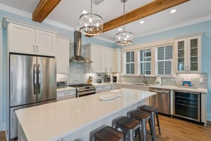 Refrigerador, horno, parrilla de estufa y lavavajillas 