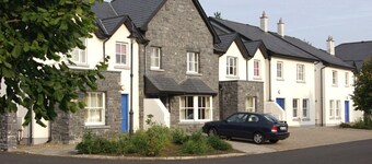 Bunratty West 4026 - a two story that sleeps 6 guests in 3 bedrooms