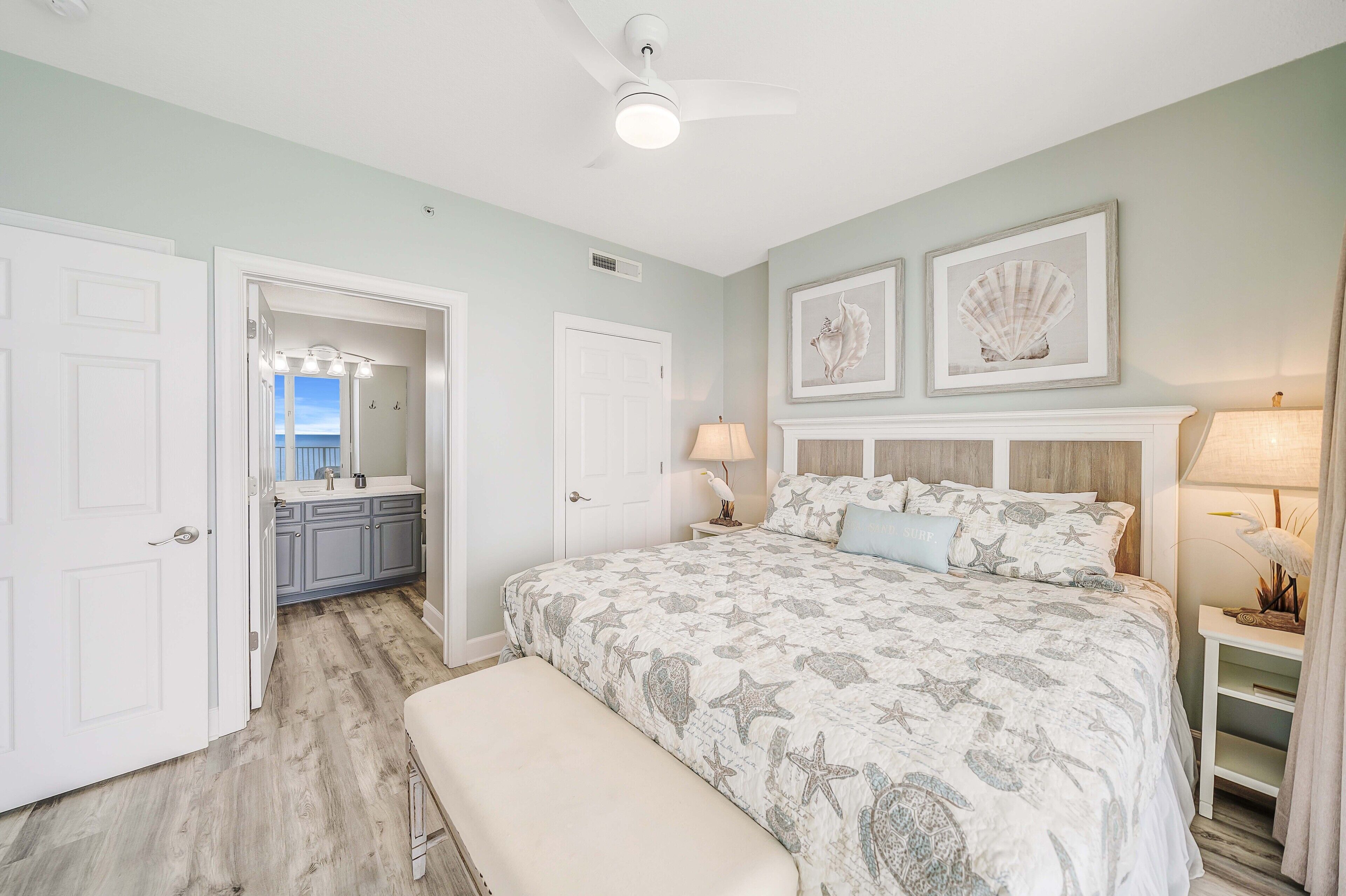 Peaceful in PCB - 17th Floor Beachfront Condo - Perfect for Holidays & Snowbirds