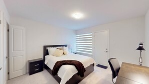 4 bedrooms, iron/ironing board, WiFi, bed sheets