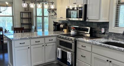 River front house on the Little Missouri 4 min from Lake Greeson! With Hot Tub!
