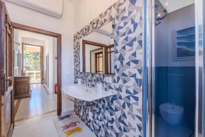 Shower - Villino Rosa – mit Garten und Meerblick (Portoferraio)