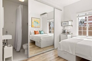 1 bedroom, desk, iron/ironing board, free WiFi