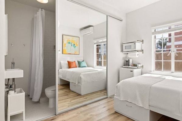 1 habitación, escritorio, tabla de planchar con plancha y wifi gratis