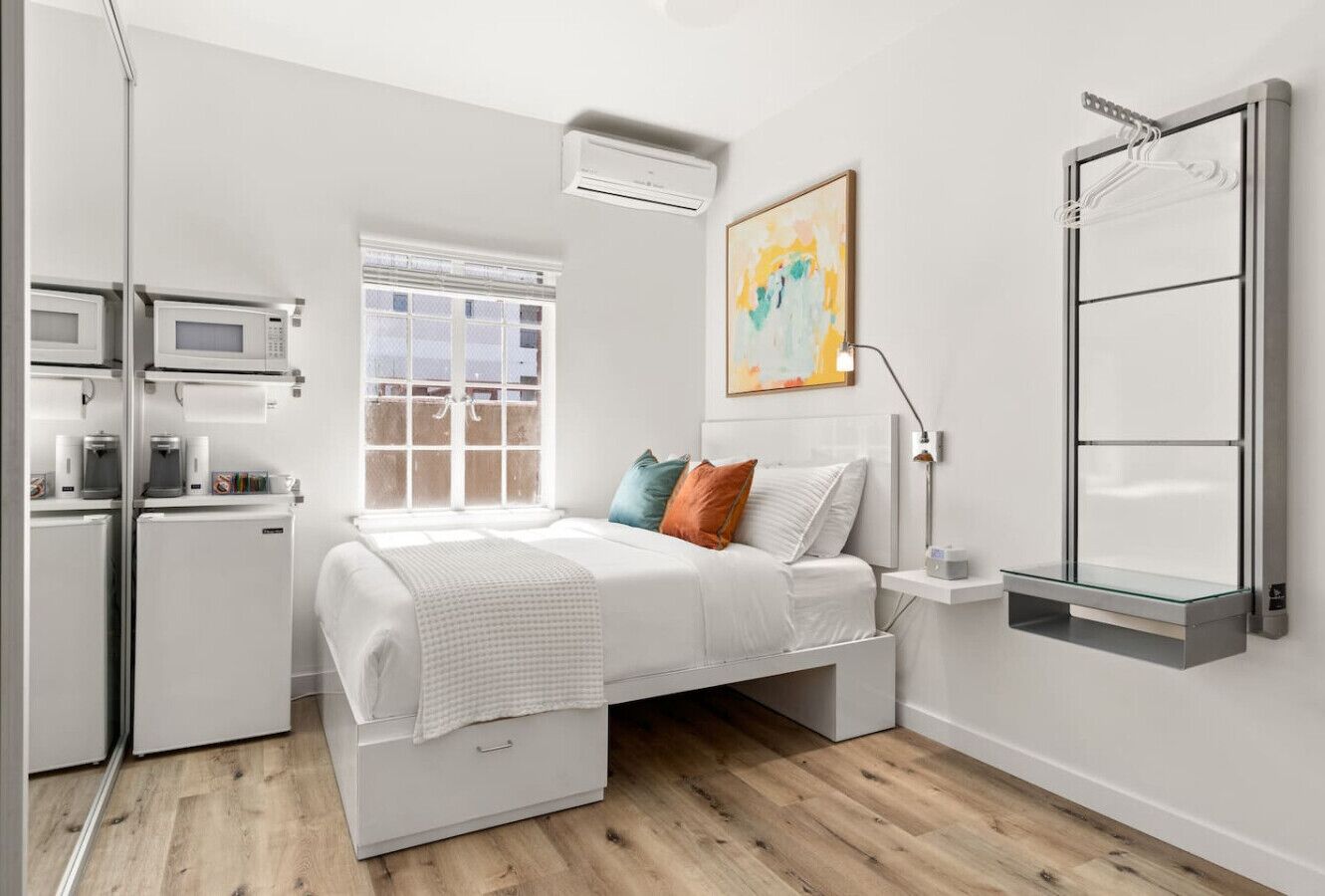 1 bedroom, desk, iron/ironing board, WiFi (free)