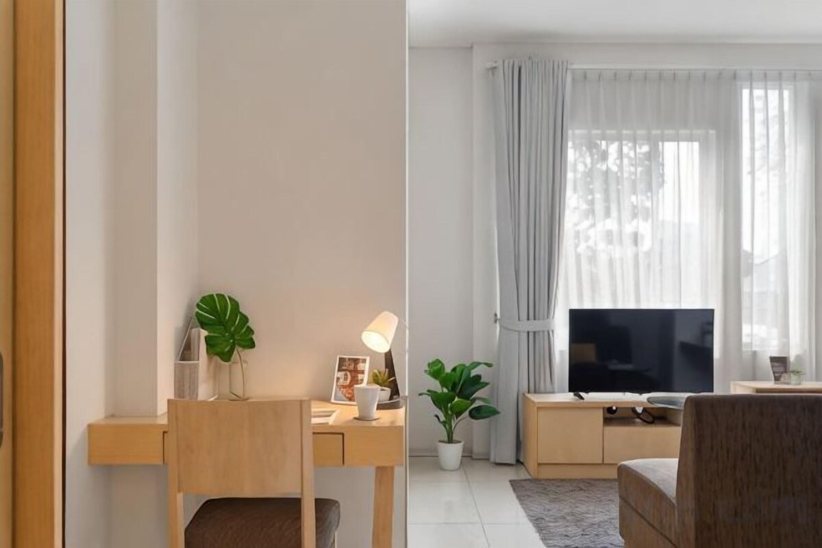 Oleskelualue | 32–senttinen LED-televisio, jossa kaapelikanavat