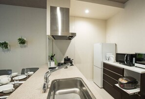 Basic Apartment | Private kitchen | Fridge, microwave, stovetop, rice cooker - OR101 (Onna)