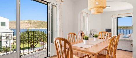 تناول الطعام