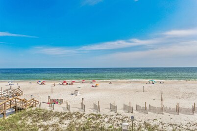 New Listing! Ocean Breeze East-Oceanfront Condo w/Pool, come have fun in the sun!