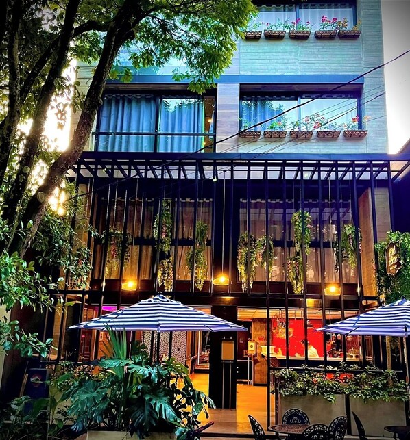 Front of property - Hotel Helene (Medellín)