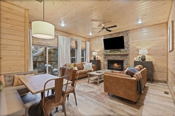 Televisión, chimenea