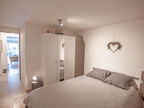 3 bedrooms, Internet
