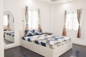 2 عدّة غرف نوم وواي فاي وملاءات أسرّة