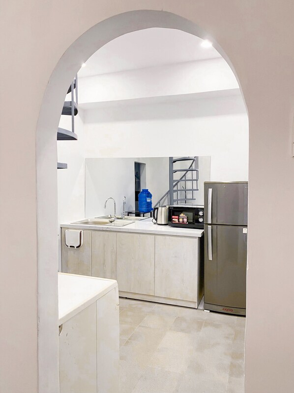 Private kitchen - Talisker Homestay - at the heart of Nha Trang city, 10 min walk to the beach (Nha Trang)