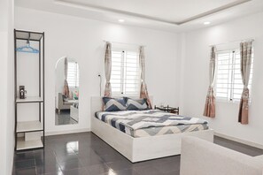 2 bedrooms, WiFi, bed sheets - Talisker Homestay - at the heart of Nha Trang city, 10 min walk to the beach (Nha Trang)