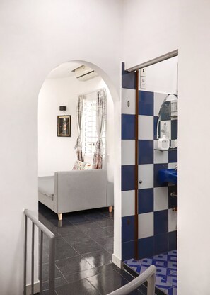 Interior - Talisker Homestay - at the heart of Nha Trang city, 10 min walk to the beach (Nha Trang)