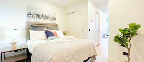 1 habitación, tabla de planchar con plancha, wifi y ropa de cama