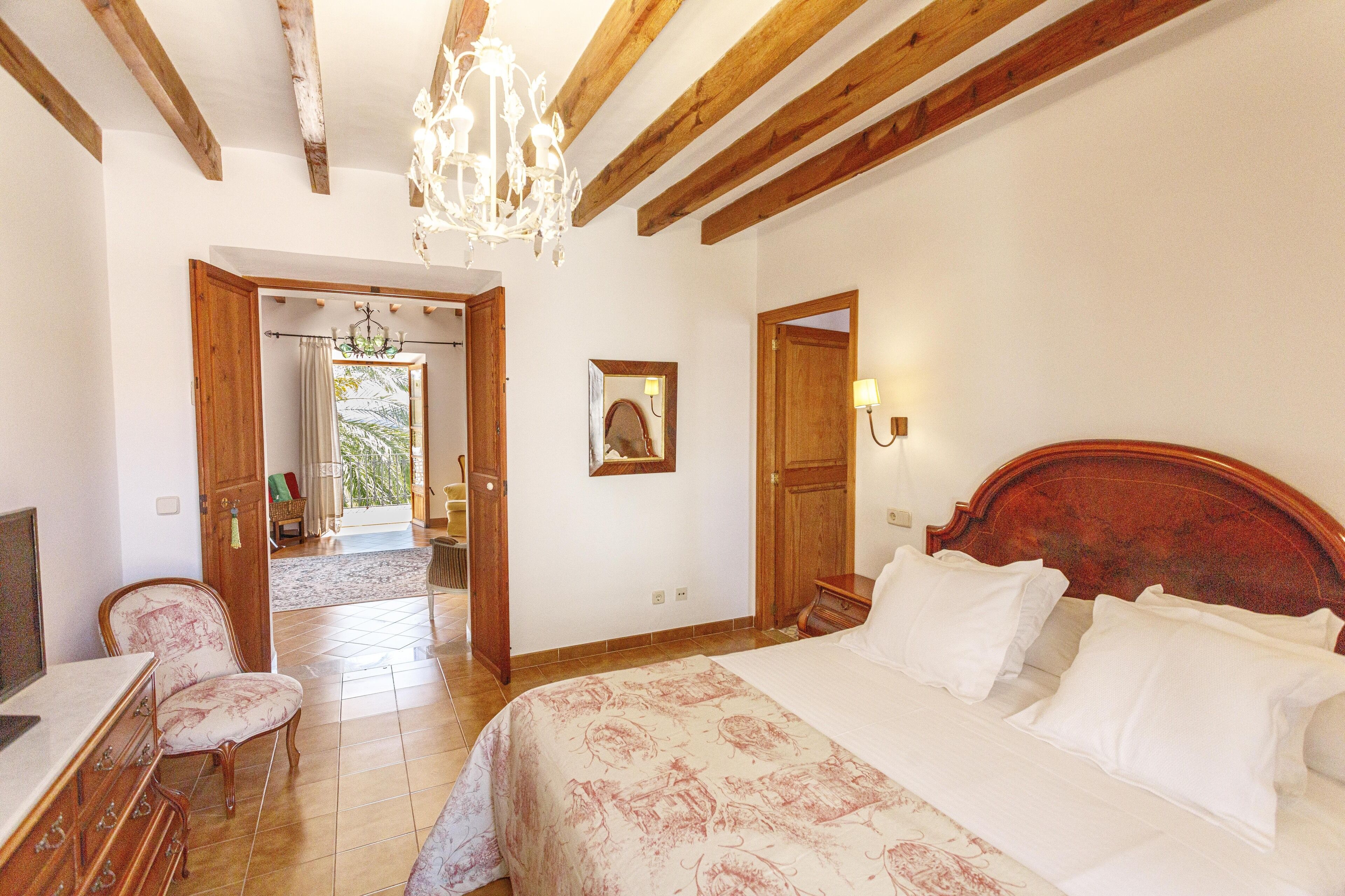 Junior Double Room | Iron/ironing board, free WiFi, bed sheets