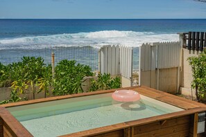 Tina de hidromasaje al aire libre