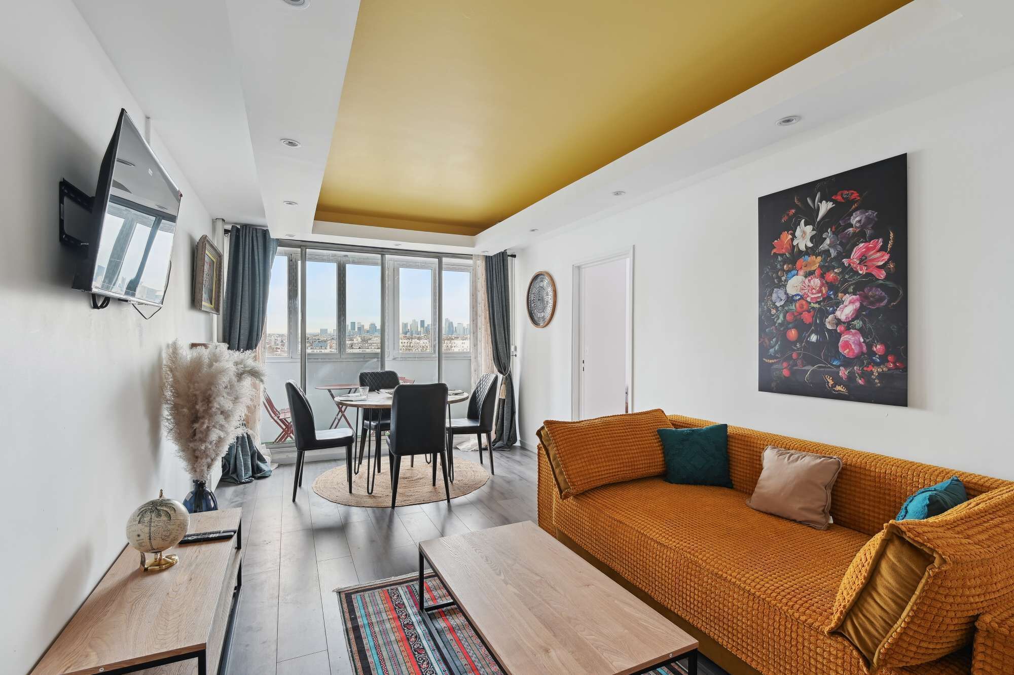 Chic and spacious apart with parking