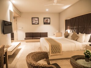 Premium Room - Cholaa Dynasty - A Bergamont Hotel (Kumbakonam)