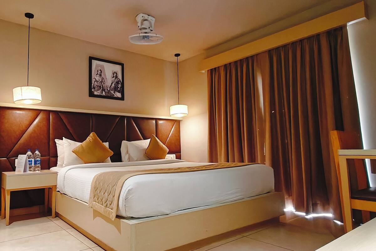 Deluxe Double Room, Balcony, City View
