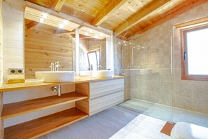 Bathtub - Club Villamar - Rent your dream villa and spend an unforgettable holiday (Calonge)