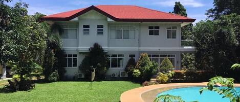 Bagian depan properti
