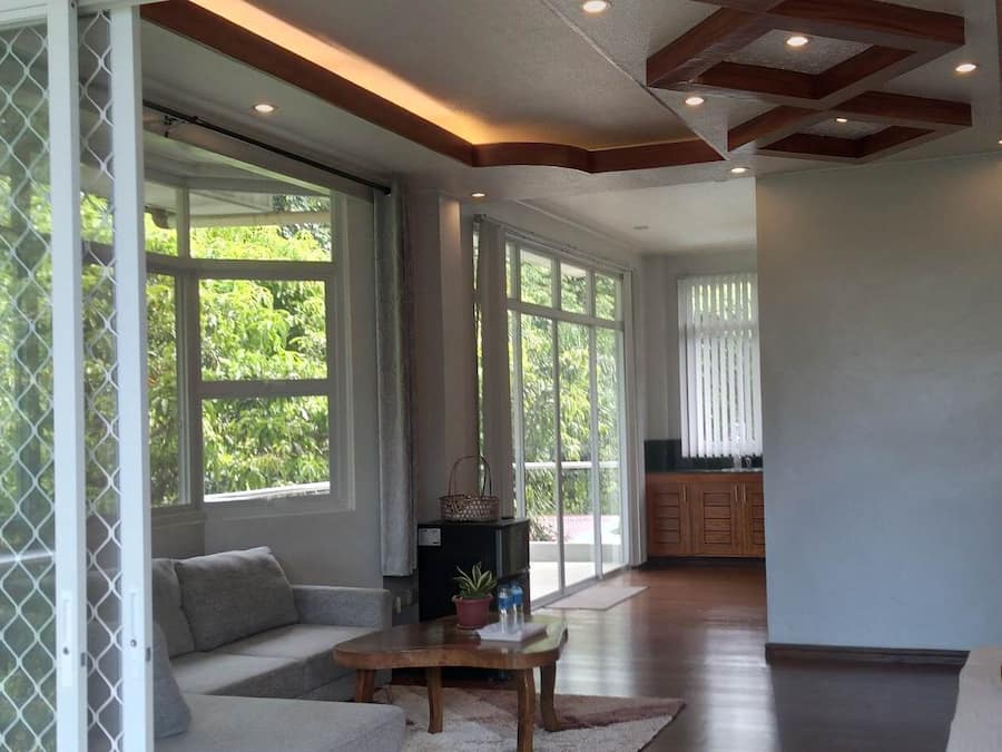 Superior kamer, 1 kingsize bed, balkon, uitzicht op zwembad | Hypoallergeen beddengoed, individueel gedecoreerd