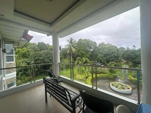 Superior Room, 1 King Bed, Balcony, Pool View | Balcony