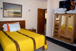 2 bedrooms, in-room safe, desk, free WiFi
