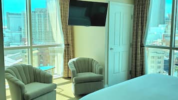 1 bedroom, in-room safe, iron/ironing board, free WiFi