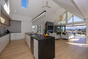 Interior - Miharo Wanaka Retreat (Wānaka)