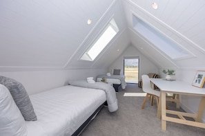 4 bedrooms, desk, iron/ironing board, WiFi