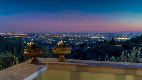 Villa Degli Ulivi 8 Emma Villas