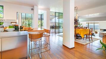 4 bedrooms