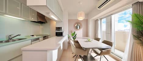 Căn hộ, không hút thuốc, quang cảnh một góc biển | Bộ đồ giường cao cấp, chăn bông, trang trí khác biệt