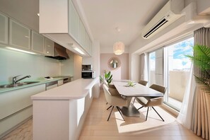 Apartment, Nichtraucher, eingeschränkter Meerblick | Hochwertige Bettwaren, Daunenbettdecken, individuell dekoriert