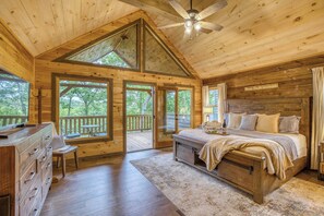 3 bedrooms, iron/ironing board, travel crib, WiFi