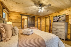 3 bedrooms, iron/ironing board, travel cot, WiFi