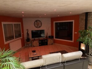 Smart TV, DVD player, foosball, table tennis