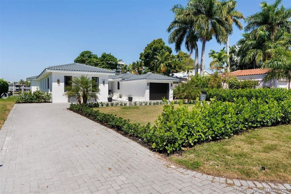 Surfside Apartment