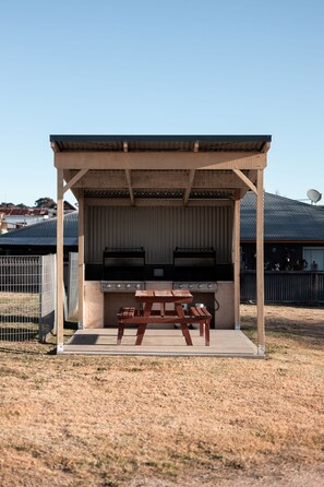 Exterior - The Royal Hotel (Wallerawang)