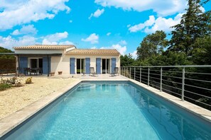 Pool - Cosy holiday home with pool (Saint-André-de-Roquepertuis)