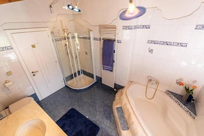 Bathtub, hair dryer - Chalet in Kundl near Ski Juwel (Kundl)